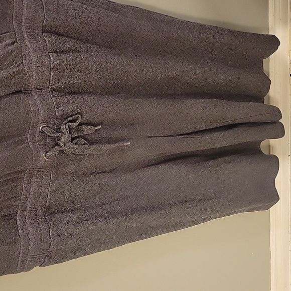 Grey Jumper / Shorts - Picture 2 of 4